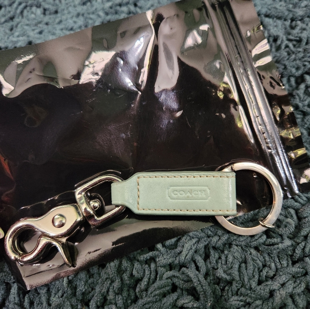 Coach Trigger Key Fob In Light Blue - Picture 3 of 6